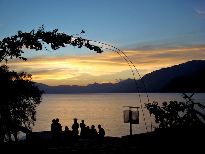 GUA Lago Sunset2